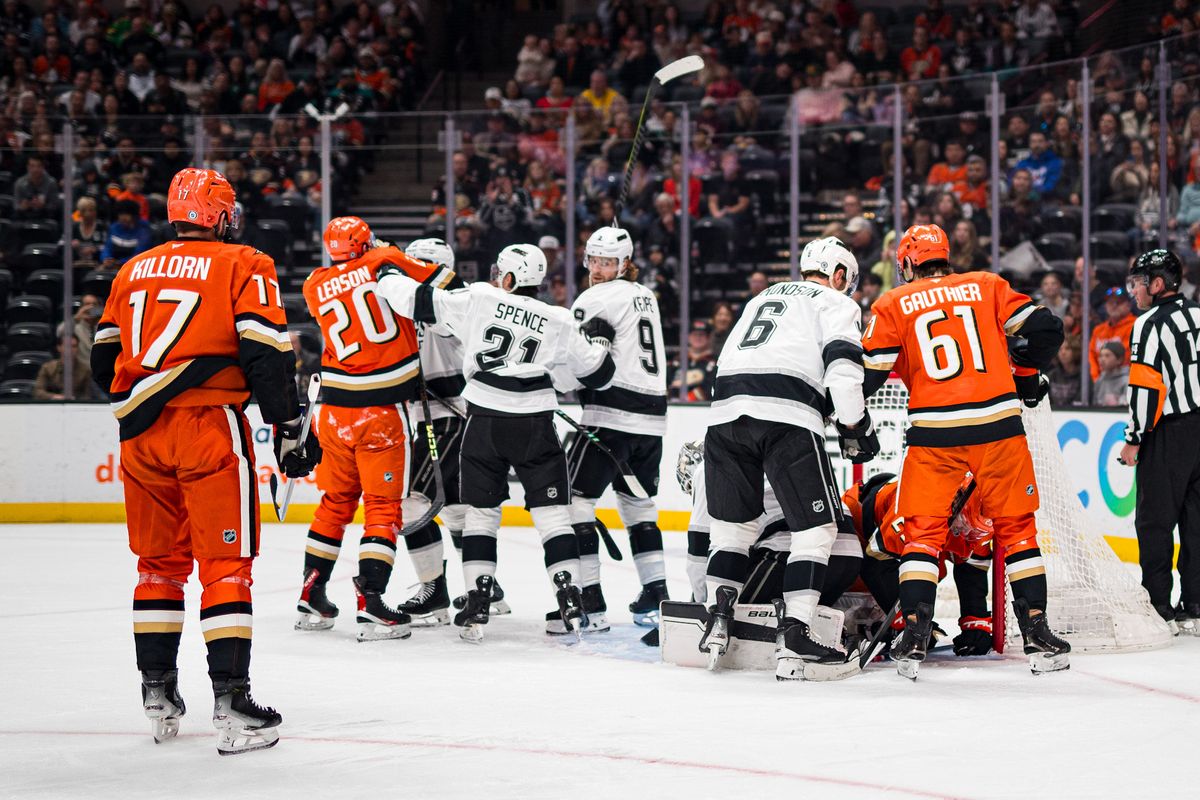 Anaheim Ducks RW (20) Brett Leason gets into a scuffle with Kings D (21) Jordan Spence on November 29th, 2024 at the Honda Center in California. Anaheim Ducks RW (20) Brett Leason gets into a scuffle with Kings D (21) Jordan Spence on November 29th, 2024 at the Honda Center in California.