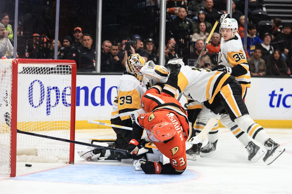 Anaheim Ducks center Mason McTavish (23) scores a goal during the NHL game against the Pittsburgh Penguins, Thursday January 23rd, 2025 at the Honda Center in Anaheim, Calif.