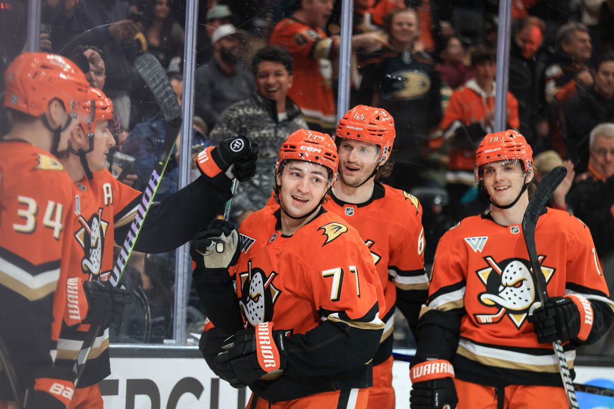 Anaheim Ducks right wing Frank Vatrano (77) celebrates with his teammates after scoring during the NHL game against the Pittsburgh Penguins, Thursday January 23rd, 2025 at the Honda Center in Anaheim, Calif.