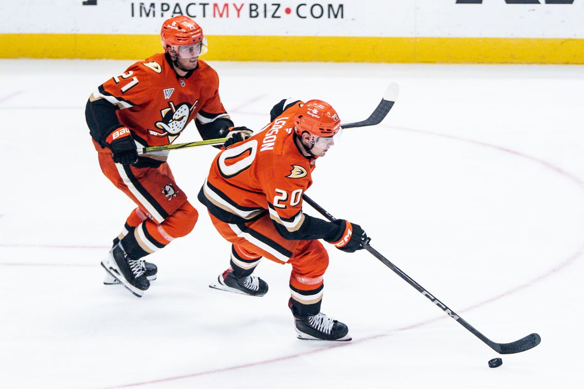 Anaheim Ducks RW Brett Leason (20) brings the puck down the ice setting up the offense against the Calgary Flames Wednesday April 9th, 2025 at Honda Center in Anaheim, Calif. Anaheim Ducks RW Brett Leason (20) brings the puck down the ice setting up the offense against the Calgary Flames Wednesday April 9th, 2025 at Honda Center in Anaheim, Calif.