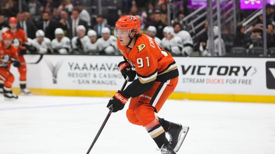Tyson Hinds pushes for spot in Ducks D corps, top line begins to form in 3-2 preseason win over San Jose taken at Honda Center (Anaheim Ducks)