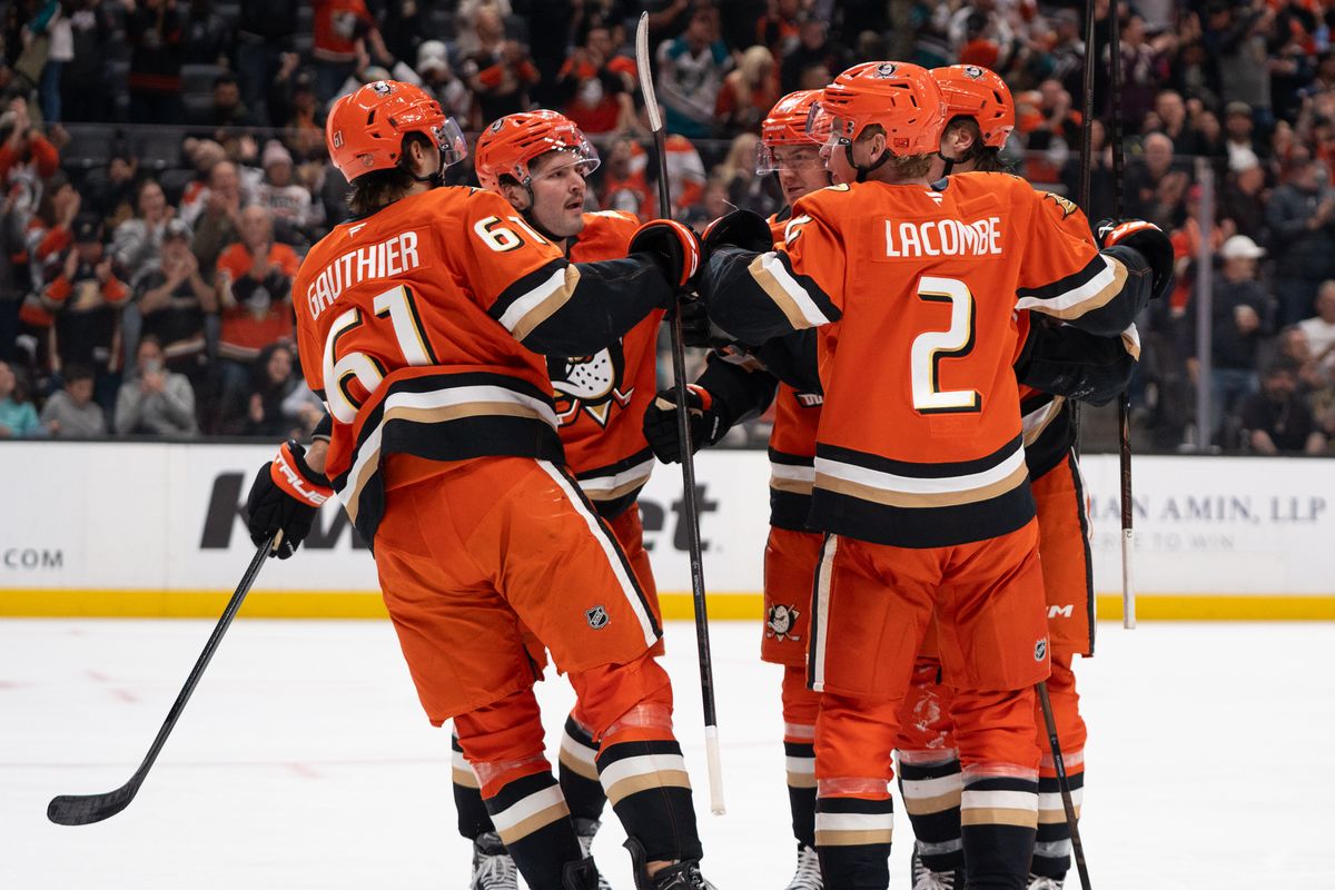 Anaheim Ducks players celebrate the first goal of the game during an NHL hockey game against the Winnipeg Jets, Sunday November 9, 2025 in Anaheim, Calif.