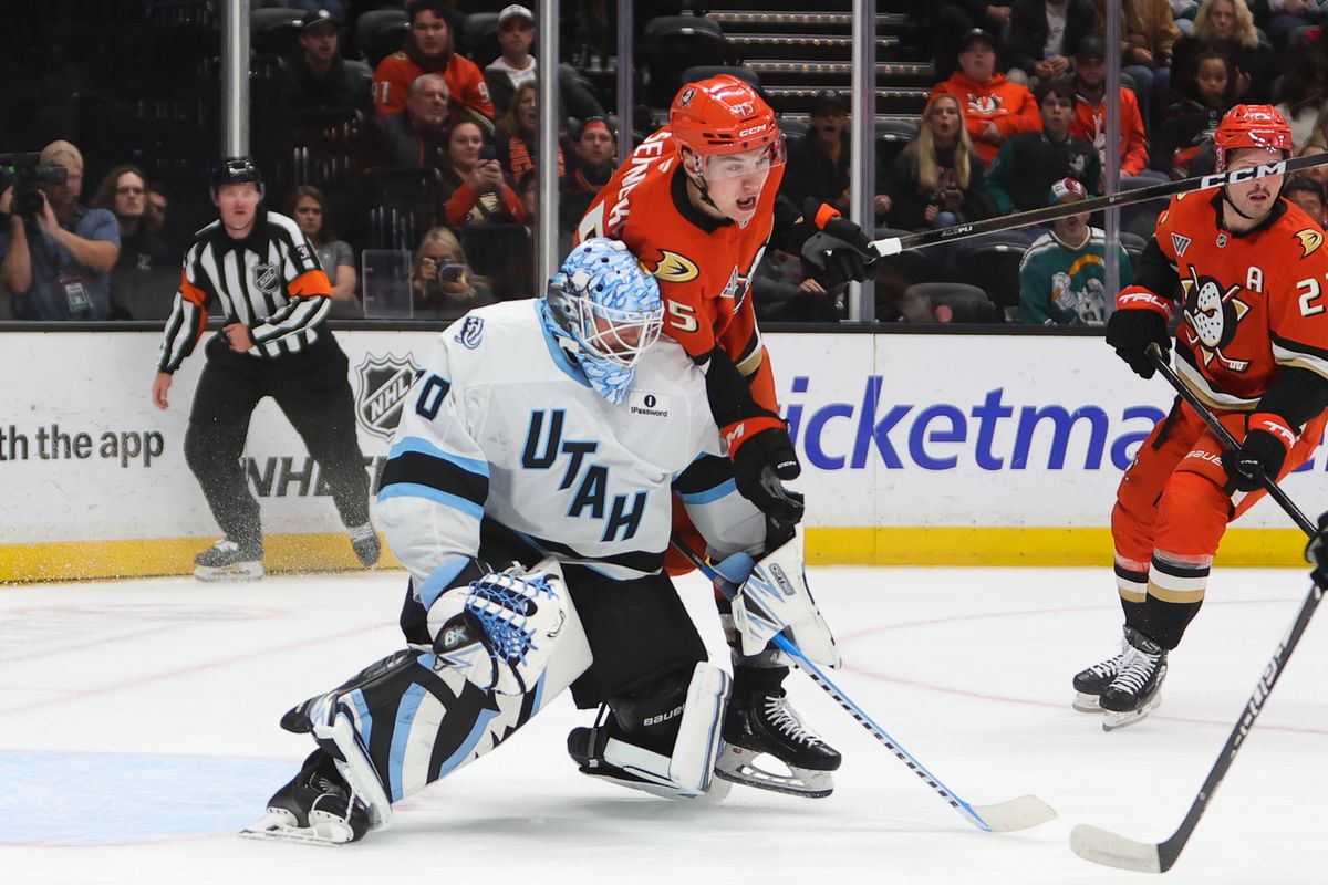 #45 RW Beckett Sennecke of the Anaheim Ducks battles for position during an NHL game against the Utah Mammoth on November 17, 2025 in Anaheim, Calif.