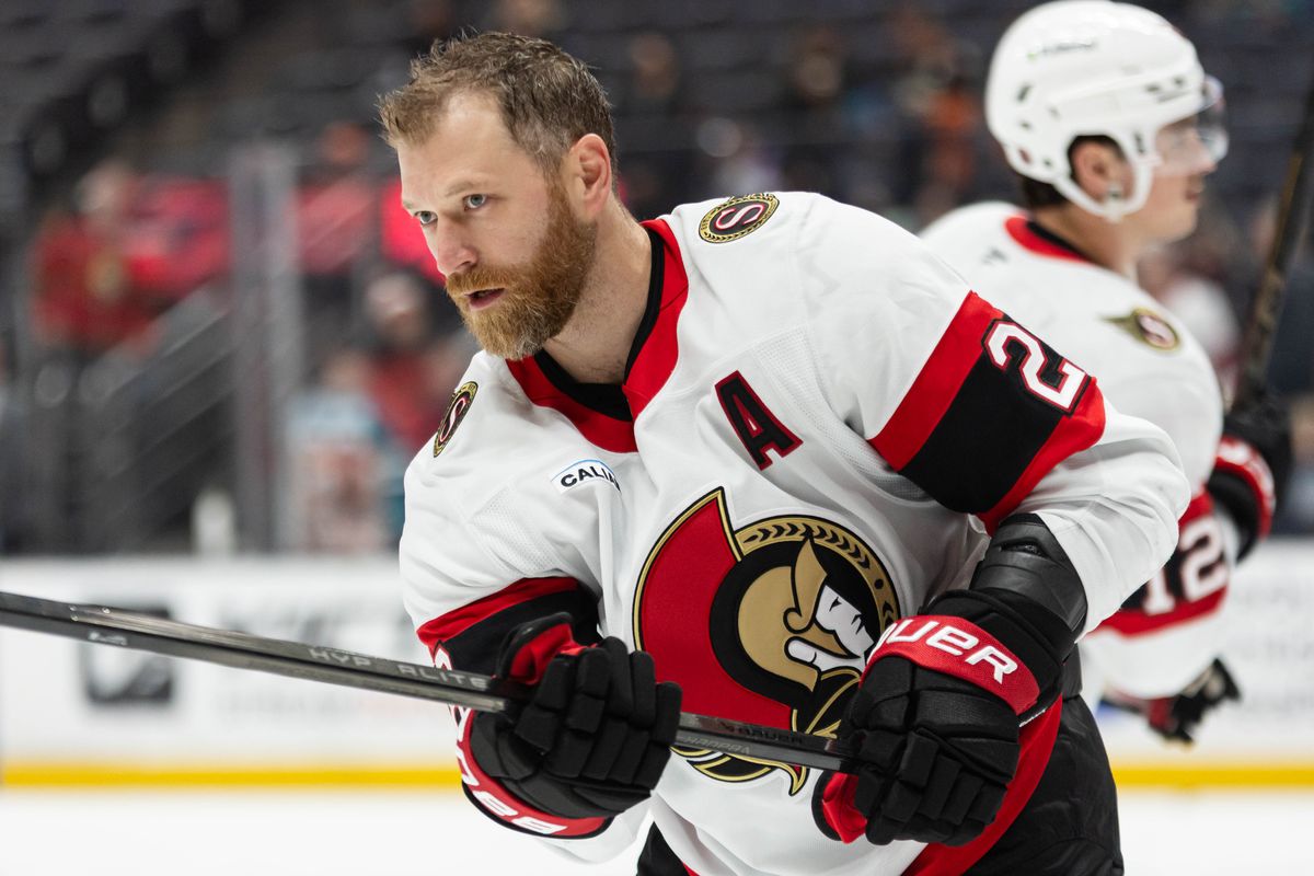 Ottawa Senators F Claude Giroux (28) skates down the ice during pregame in an NHL game against the Anaheim Ducks on November 20, 2025 in Anaheim, Calif.