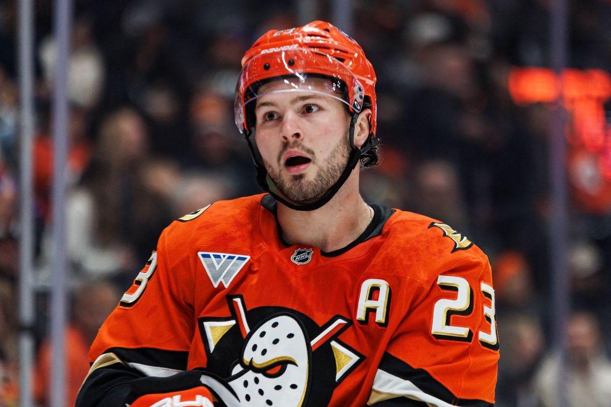 Anaheim Ducks center Mason McTavish (23) reacts during an NHL game against the Vancouver Canucks on November 26, 2025 in Anaheim, Calif.