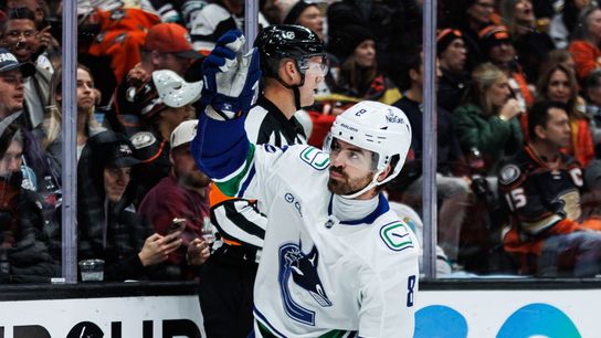 TST Images: Canucks defeat Ducks, 5-4, in Anaheim taken at Honda Center (Anaheim Ducks)