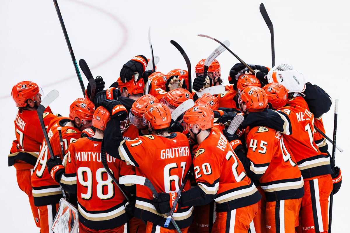The Anaheim Ducks celebrate after a game winning 2nd overtime goal from center Mason McTavish (23) during an NHL game against the Los Angeles Kings on November 28, 2025 in Anaheim, Calif.