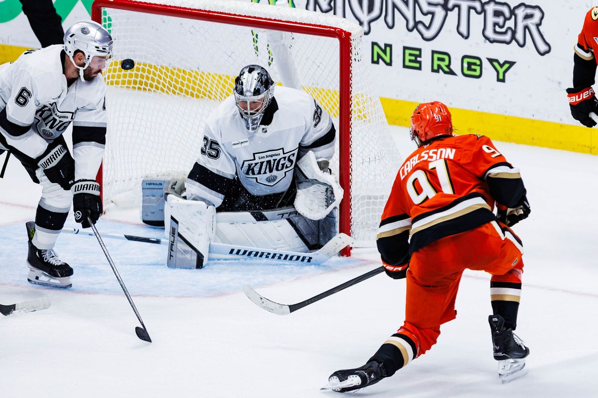 Anaheim Ducks center Leo Carlsson (91) scores a goal during an NHL game against the Los Angeles Kings on November 28, 2025 in Anaheim, Calif.