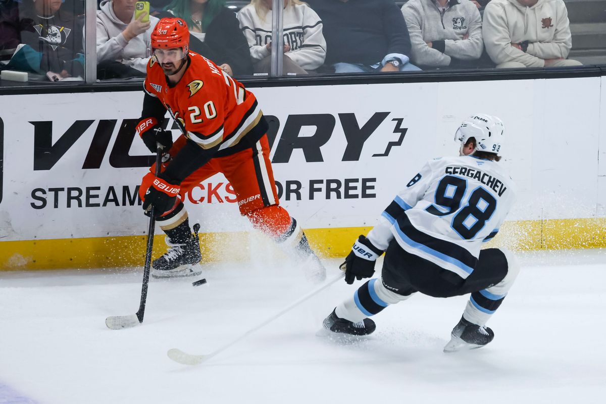Anaheim Ducks left wing Chris Kreider (20) passes the puck during the NHL game against the Utah Mammoth, Wednesday December 3rd, 2025 at the Honda Center in Anaheim, Calif.