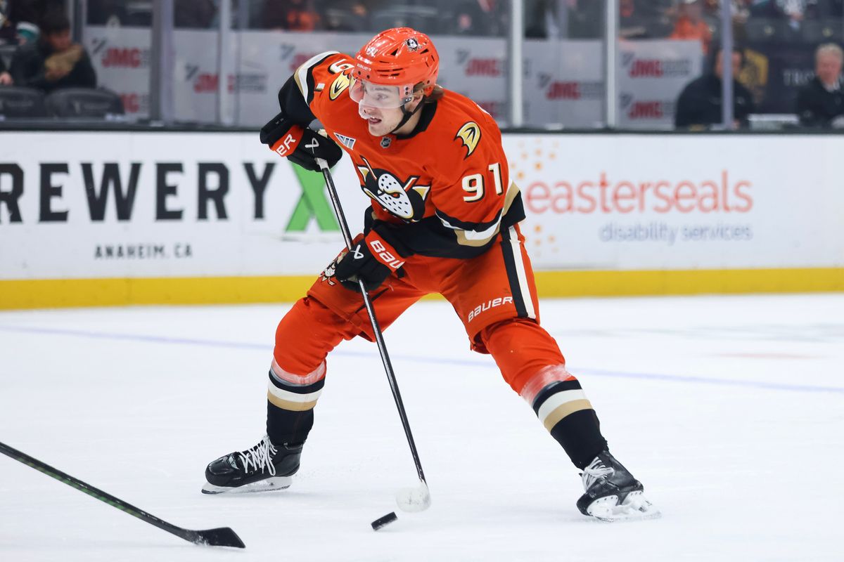 Anaheim Ducks center Leo Carlsson (91) passes the puck during the NHL game against the Washington Capitals, Friday December 5th, 2025 at the Honda Center in Anaheim, Calif.
