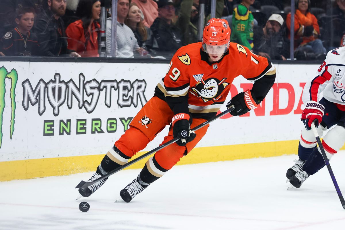 Anaheim Ducks right ring Troy Terry (19) skates with the puck during the NHL game against the Washington Capitals, Friday December 5th, 2025 at the Honda Center in Anaheim, Calif.