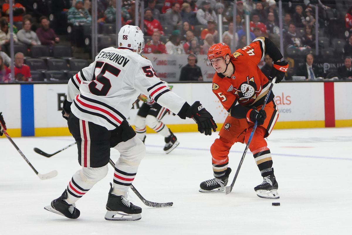 #45 RW Beckett Sennecke of the Anaheim Ducks skates with the puck during an NHL game against the Chicago Blackhawks on December 7, 2025 in Anaheim, CA. #45 RW Beckett Sennecke of the Anaheim Ducks skates with the puck during an NHL game against the Chicago Blackhawks on December 7, 2025 in Anaheim, CA.
