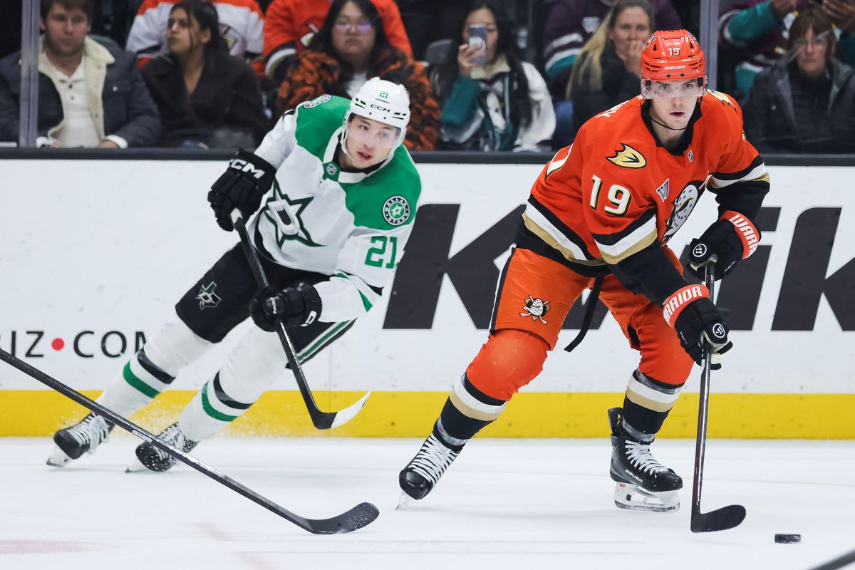 Anaheim Ducks right wing Troy Terry (19) passes the puck during the NHL game against the Dallas Stars, Friday December 19th, 2025 at Honda Center in Anaheim, Calif.