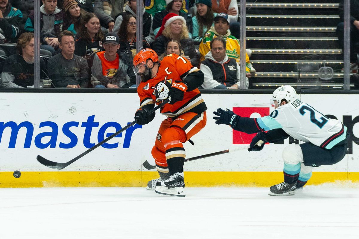 Anaheim Ducks center Radko Gudas (7), advancing the puck during an NHL hockey game against the Seattle Kraken, Monday, December 22nd, 2025 in Anaheim, California