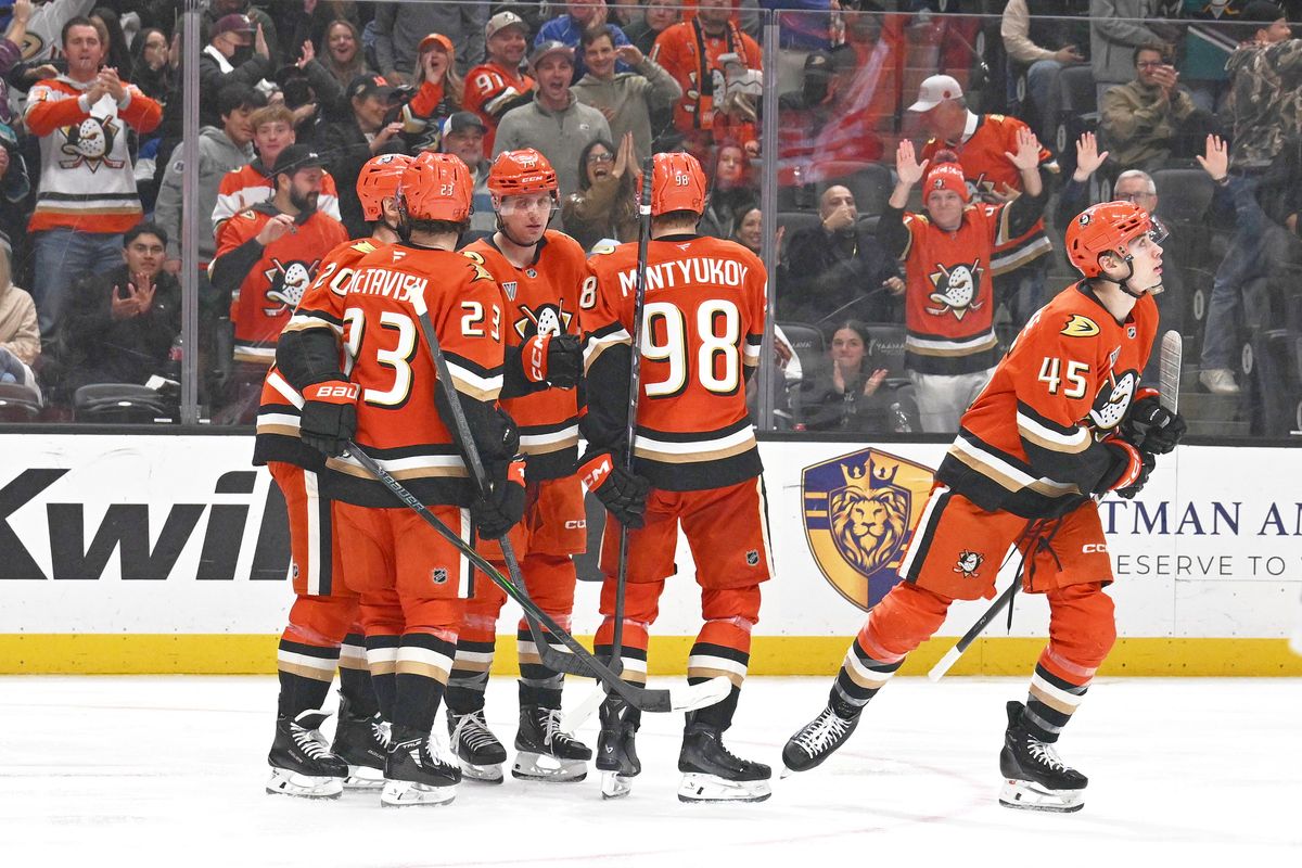 Anaheim Ducks celebrate a goal against the Lightning at the Honda Center on December 31,2025 in Anaheim, California.