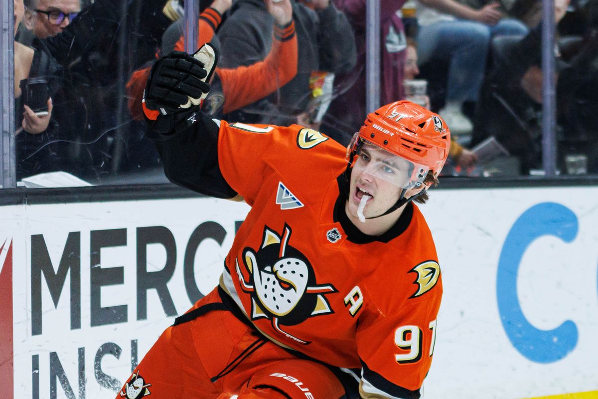 Anaheim Ducks center Leo Carlsson (91) celebrates after a goal during an NHL match against the Montreal Canadiens on March 6, 2026 in Anaheim, California.