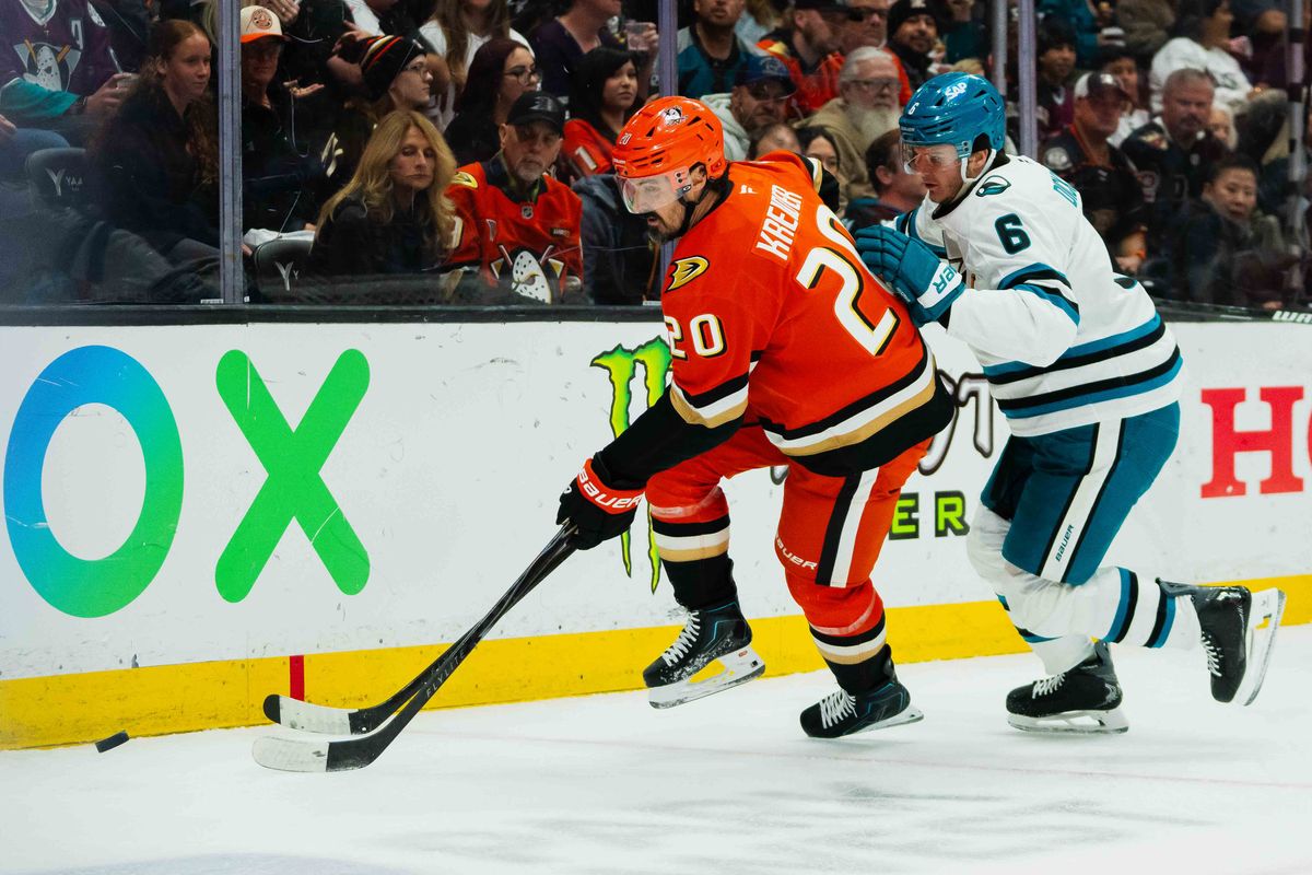 Anaheim Ducks left wing Chris Kreider (20) securing the puck during an NHL hockey game against the San Jose Sharks, Thursday, April 9th, 2026 in Anaheim, California Anaheim Ducks left wing Chris Kreider (20) securing the puck during an NHL hockey game against the San Jose Sharks, Thursday, April 9th, 2026 in Anaheim, California