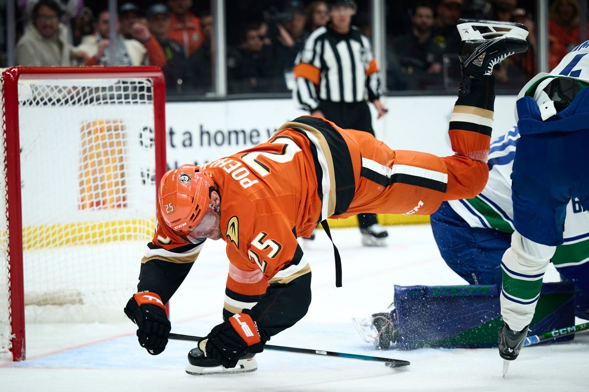 The Anaheim Duck’s Ryan Poehling #25 fights for the puck during an NHL game against the Vancouver Canucks, April 12th, 2026 in Anaheim California.