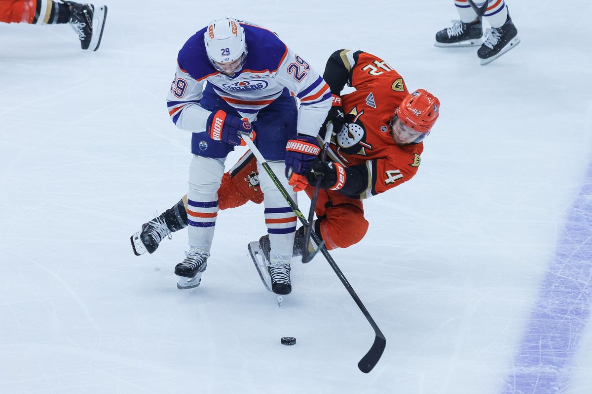 Anaheim Ducks center Tim Washe (42) battles for the puck during the NHL game against the Edmonton Oilers, Thursday April 30th, 2026 at Honda Center in Anaheim, Calif.
