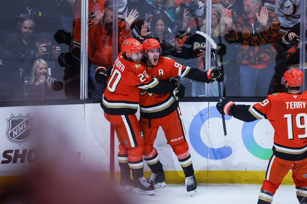 Anaheim Ducks center Leo Carlsson (91) celebrates during the NHL game against the Edmonton Oilers, Thursday April 30th, 2026 at Honda Center in Anaheim, Calif.