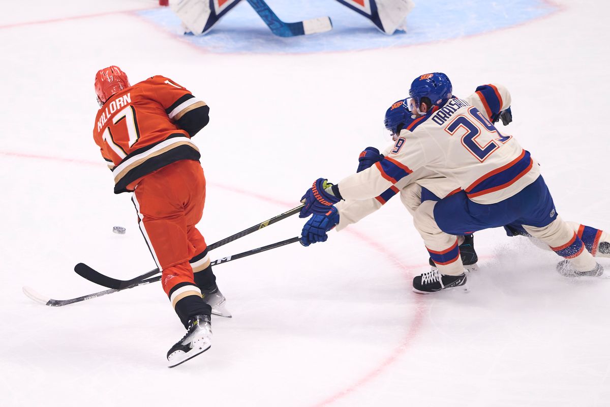 The Anaheim Ducks left wing Alex Killorn #17 shoots a goal attempt during an NHL game against The Edmonton Oilers on October 7th, 2026 Honda Center in Anaheim, California. The Anaheim Ducks left wing Alex Killorn #17 shoots a goal attempt during an NHL game against The Edmonton Oilers on October 7th, 2026 Honda Center in Anaheim, California.