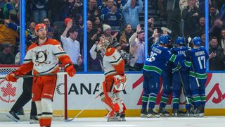 Ducks drop divisional downer to Canucks, Terry rejoins team, Panarin rumor mill taken at Rogers Place (Anaheim Ducks). Photo by Christopher Morris-Imagn Images