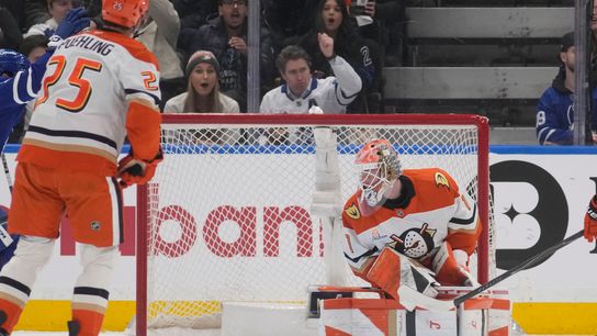 Ducks lose 3-1 lead in eventual defeat by Maple Leafs taken at Scotiabank Arena (Anaheim Ducks). Photo by John E. Sokolowski-Imagn Images