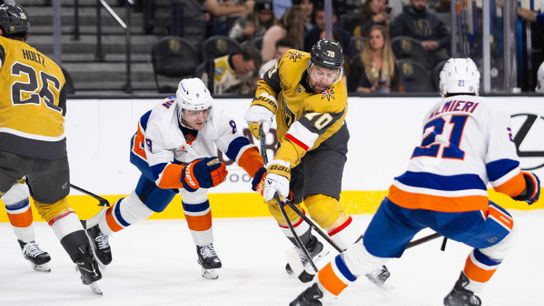 Golden Knights lose fourth straight with a 2-1 loss to Islanders