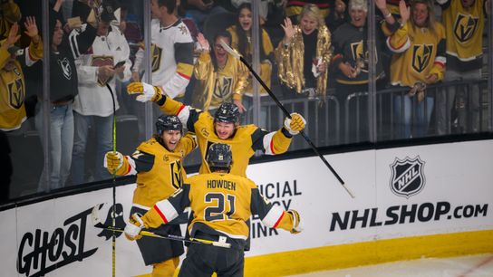 TST Images: The Las  Vegas Golden Knights beat the Colorago Avalanche, 5-3, at T-Mobile Arena.  (NHL). Photo by Arnie Bazemore - The Sporting Tribune