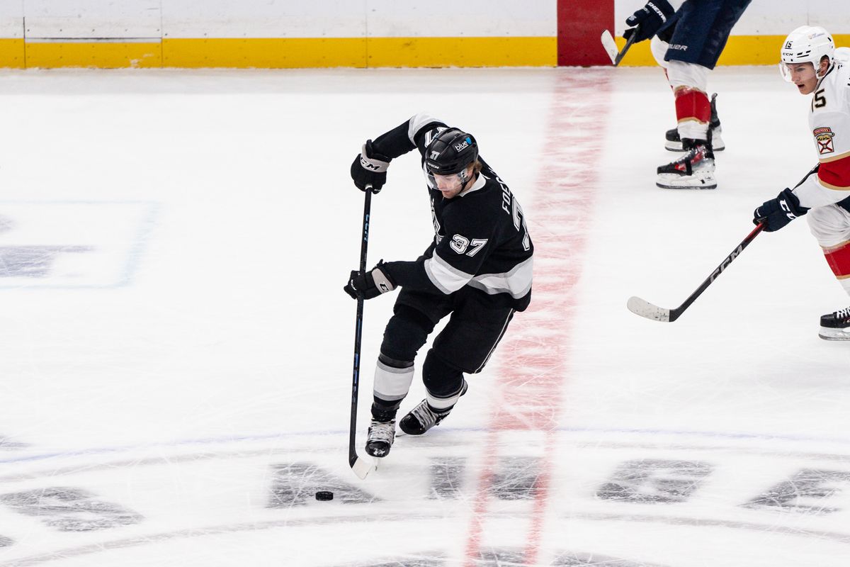 Los Angeles Kings LW Warren Foegele (37) brings the puck down on offense in the game against the Florida Panthers on January 22, 2025 at Crypto.com Arena Los Angeles Kings LW Warren Foegele (37) brings the puck down on offense in the game against the Florida Panthers on January 22, 2025 at Crypto.com Arena