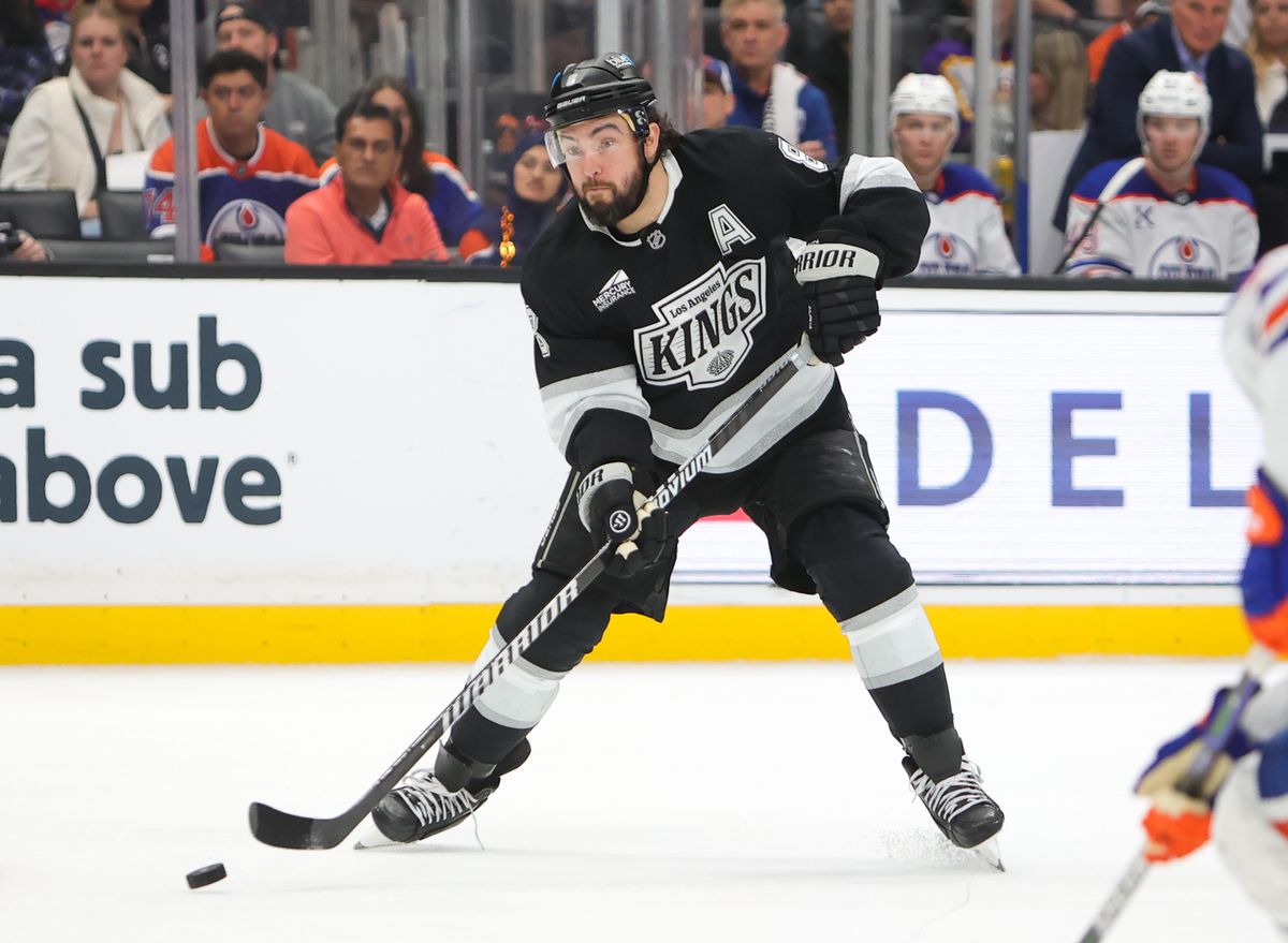 Los Angeles Kings D (8) Drew Doughty makes a pass against the Edmonton Oilers on April 5, 2025 at Crypto.com Arena.Arena. Los Angeles Kings D (8) Drew Doughty makes a pass against the Edmonton Oilers on April 5, 2025 at Crypto.com Arena.Arena.