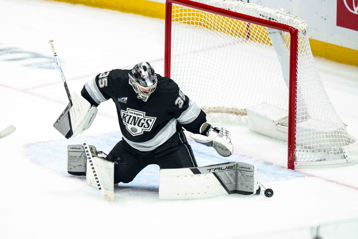 Los Angeles Kings goalie, Darcy Kuemper (35) saves a goal during an NHL hockey game between the Winnipeg Jets and Los Angeles Kings, Tuesday November 4, 2025 in Los Angeles. Los Angeles Kings goalie, Darcy Kuemper (35) saves a goal during an NHL hockey game between the Winnipeg Jets and Los Angeles Kings, Tuesday November 4, 2025 in Los Angeles.