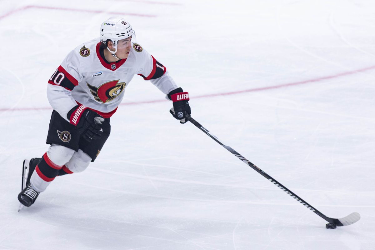 Ottawa Senators defense Jordan Spence (10) skates up the ice with the puck during an NHL game against the Los Angeles Kings on November 24, 2025 in Los Angeles, Calif.