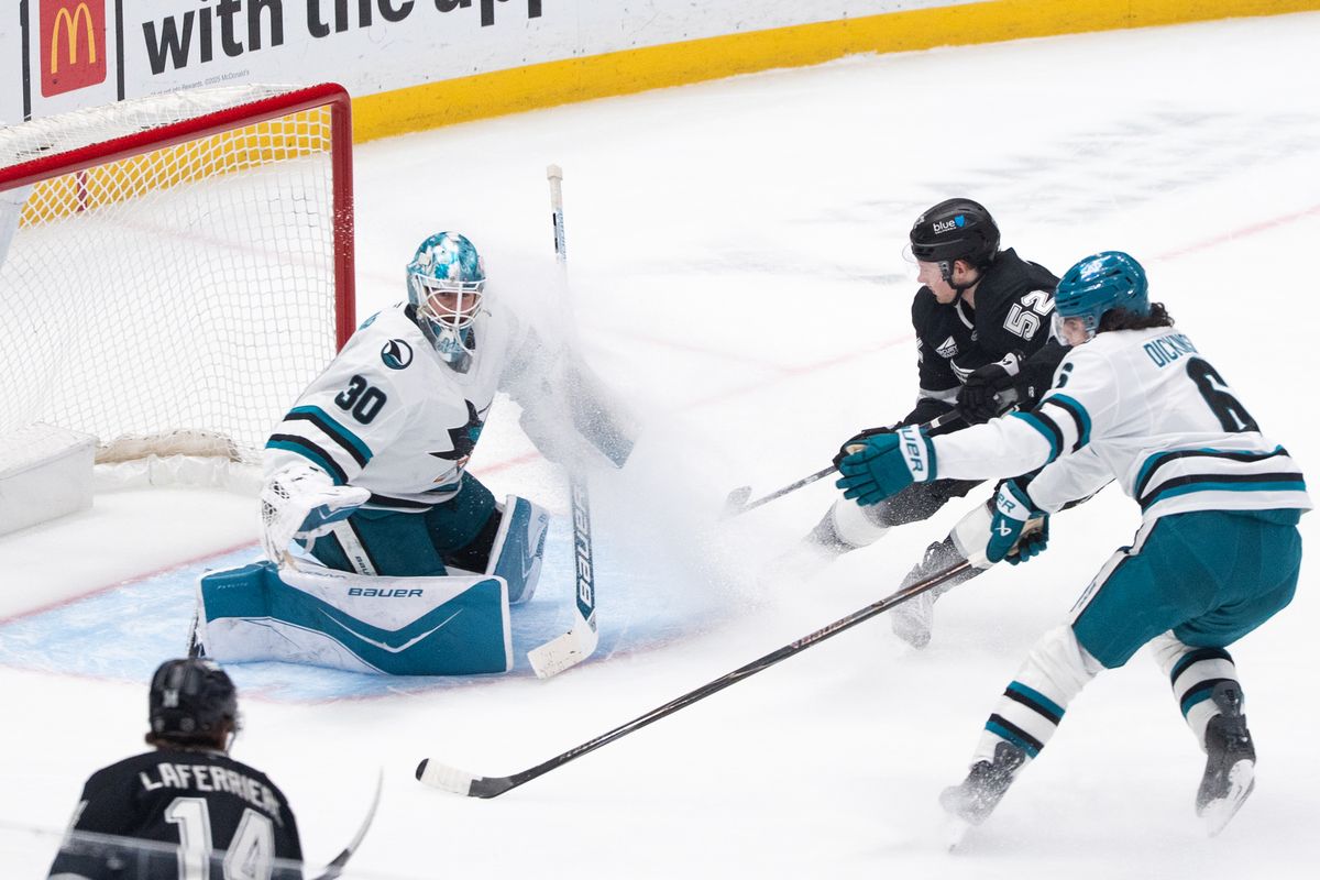 The Los Angeles Kings Right Wing Taylor Ward (52) stops on a dime and sends ice into the goalie in a NHL game against the San Jose Sharks at the Crypto Arena on January 7th, 2026 in Los Angeles California.