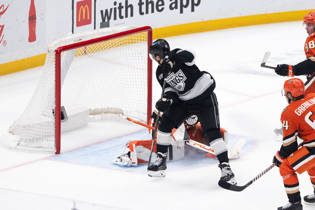 Los Angeles Kings Defender Brandt Clarke (92) Take a shot on goal during an NHL game against the Anaheim Ducks, Friday January 16th, 2026 in Los Angeles, California.