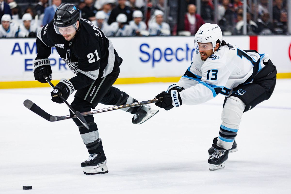 Los Angeles Kings center Scott Laughton (#21) attempts to shoot the puck during an NHL match against the Utah Mammoth on March 28, 2026 in Los Angeles, California. Los Angeles Kings center Scott Laughton (#21) attempts to shoot the puck during an NHL match against the Utah Mammoth on March 28, 2026 in Los Angeles, California.