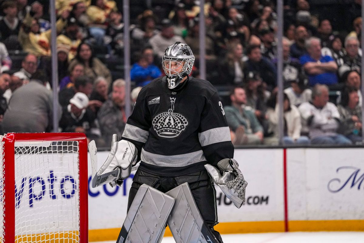 Los Angeles Kings goalie Darcy Kuemper (35) taking a breather before overtime during an NHL hockey game against the Toronto Maple Leafs on April 4th, 2026 in Los Angeles, CA. Los Angeles Kings goalie Darcy Kuemper (35) taking a breather before overtime during an NHL hockey game against the Toronto Maple Leafs on April 4th, 2026 in Los Angeles, CA.