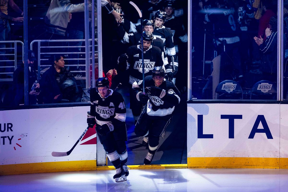 Los Angeles Kings entering the rink during an NHL match against the Utah Mammoth on September 22nd, 2026 in Los Angeles, California. Los Angeles Kings entering the rink during an NHL match against the Utah Mammoth on September 22nd, 2026 in Los Angeles, California.