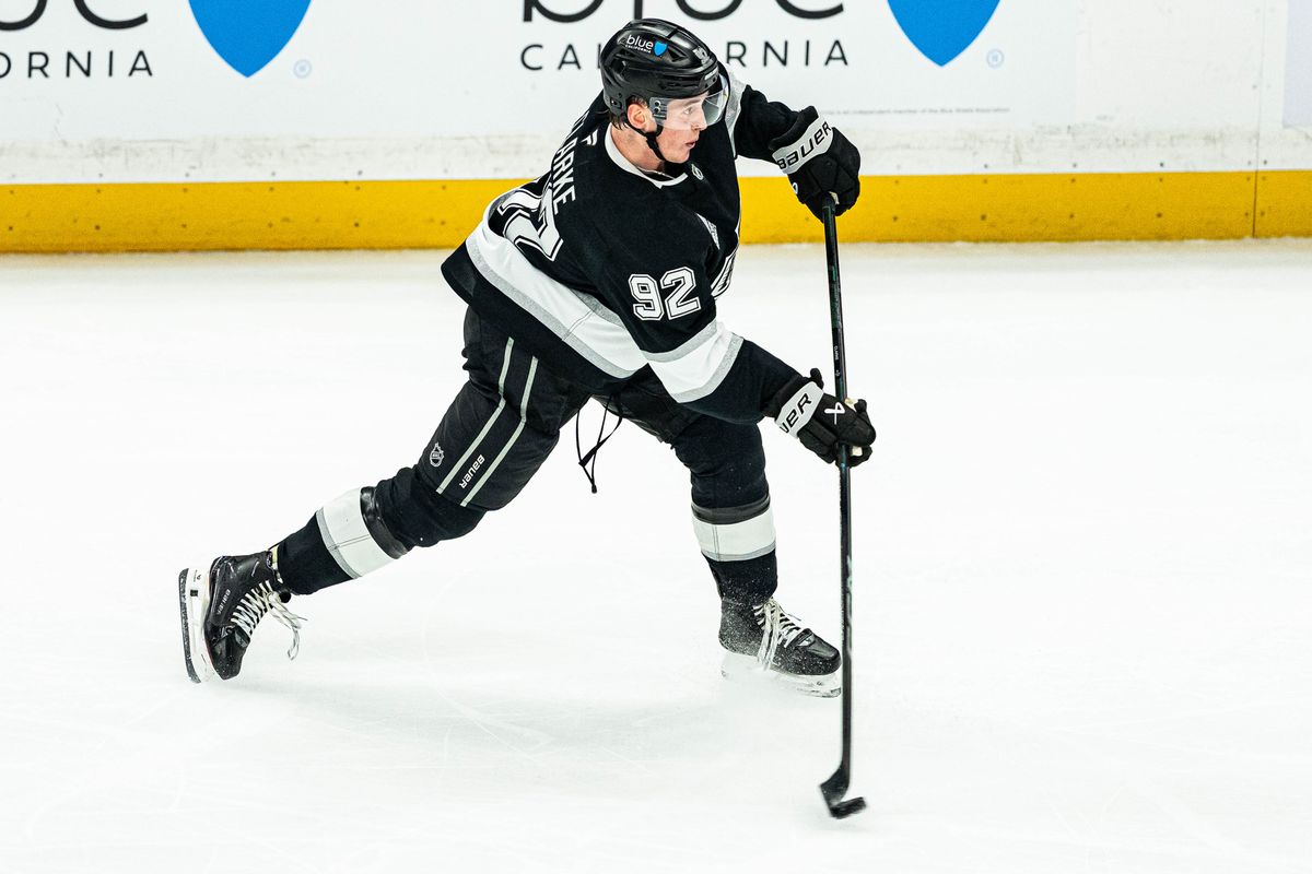 Los Angeles Kings D Brandt Clark (92) passing the puck during an NHL match against the Utah Mammoth on September 22nd, 2026 in Los Angeles, California. Los Angeles Kings D Brandt Clark (92) passing the puck during an NHL match against the Utah Mammoth on September 22nd, 2026 in Los Angeles, California.