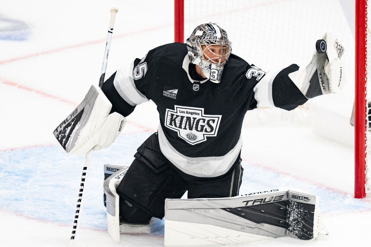 Los Angeles Kings goalie Darcy Kuemper (35) catches the puck for a save during an NHL hockey game against the Florida Panthers, Tuesday, October 6, 2026 in Los Angeles. Los Angeles Kings goalie Darcy Kuemper (35) catches the puck for a save during an NHL hockey game against the Florida Panthers, Tuesday, October 6, 2026 in Los Angeles.