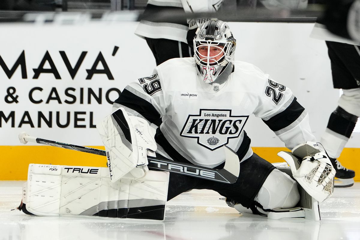 Los Angeles Kings goaltender Pheonix Copley (29) warms up before a game against the Vegas Golden Knights at T-Mobile Arena.