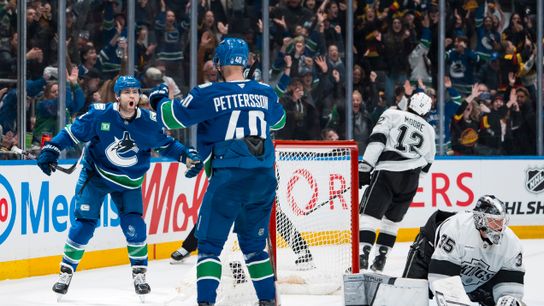 Kings fail to move up in standings with loss to Canucks (Los Angeles Kings). Photo by Bob Frid-Imagn Images