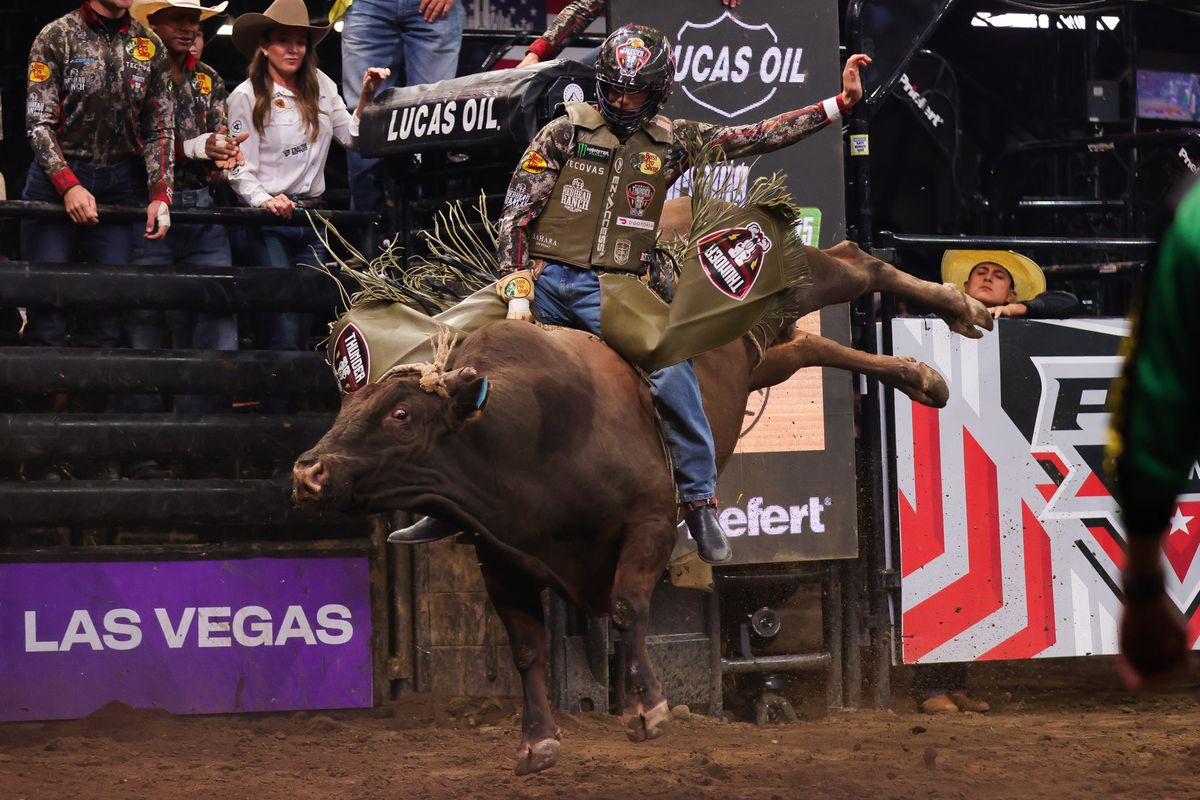 Missouri Thunder Felipe Furlan rides Missouri Thunder Felipe Furlan rides