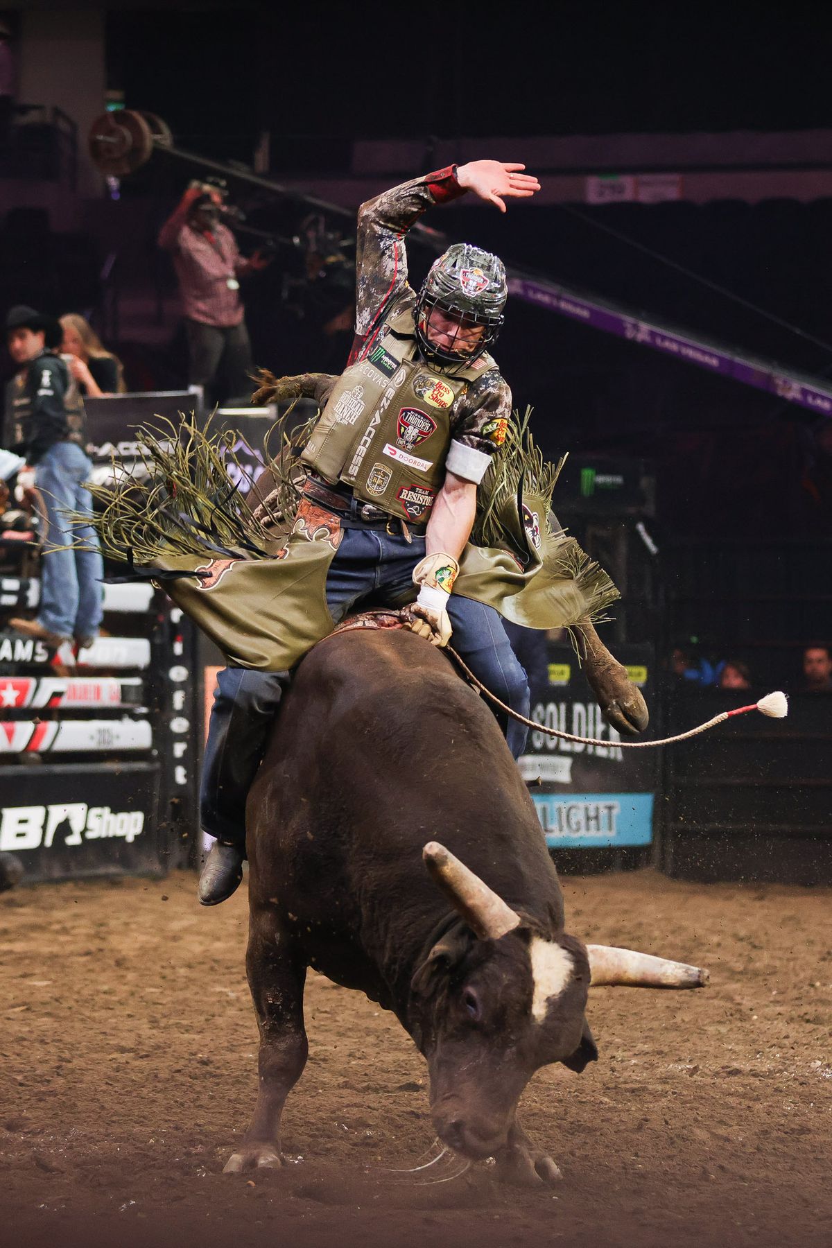 Missouri Thunder Paulo Eduardo Rossetto rides Missouri Thunder Paulo Eduardo Rossetto rides
