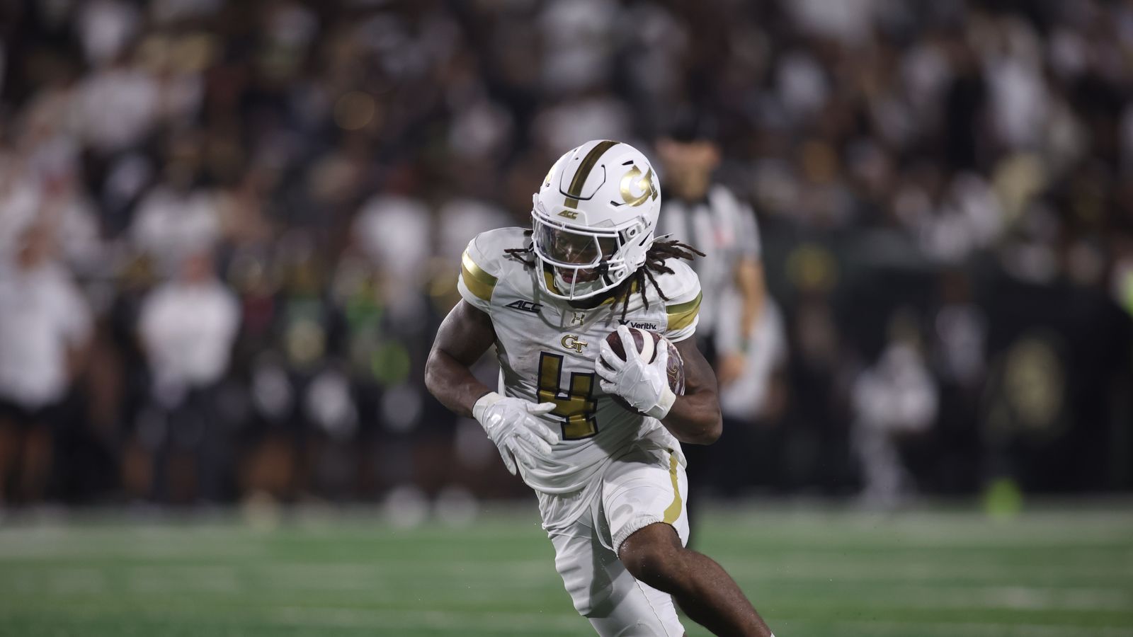 Sep 3, 2026; Atlanta, Georgia, USA; Georgia Tech Yellow Jackets wide receiver Jordan Allen (4) makes a catch against the Colorado Buffaloes during the second half at Bobby Dodd Stadium at Hyundai Field. Sep 3, 2026; Atlanta, Georgia, USA; Georgia Tech Yellow Jackets wide receiver Jordan Allen (4) makes a catch against the Colorado Buffaloes during the second half at Bobby Dodd Stadium at Hyundai Field.