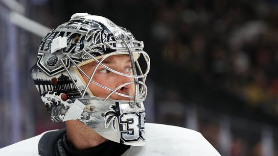 Oct 10, 2026; Las Vegas, Nevada, USA; Los Angeles Kings goaltender Darcy Kuemper (35) looks on against the Vegas Golden Knights in the first period at T-Mobile Arena. Oct 10, 2026; Las Vegas, Nevada, USA; Los Angeles Kings goaltender Darcy Kuemper (35) looks on against the Vegas Golden Knights in the first period at T-Mobile Arena.