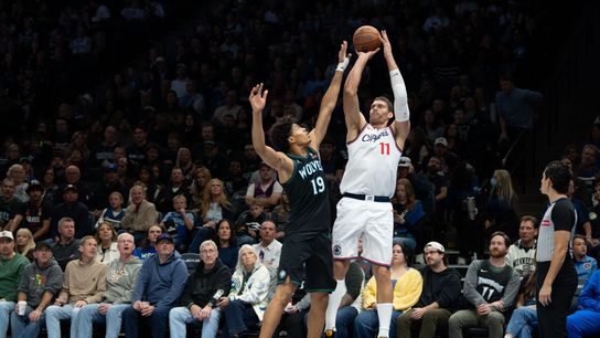 Clippers collapse in late-stage surge to Timberwolves on the road taken TARGET CENTER (Los Angeles Clippers). Photo by Jesse Johnson - Image Images 
