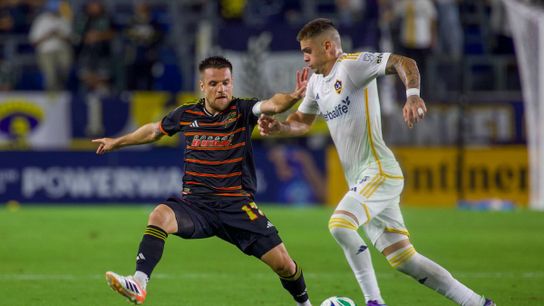 TST Español: LA Galaxy derrota 2-1 a FC Dallas taken at Dignity Health Sports Park (LA Galaxy)