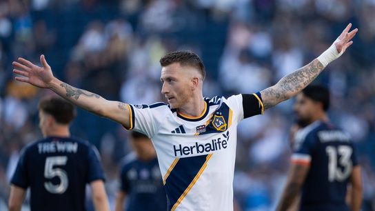 Galaxy extend Marco Reus through 2027 (LA Galaxy). Photo by JOHN PANGANIBAN-THE SPORTING TRIBUNE