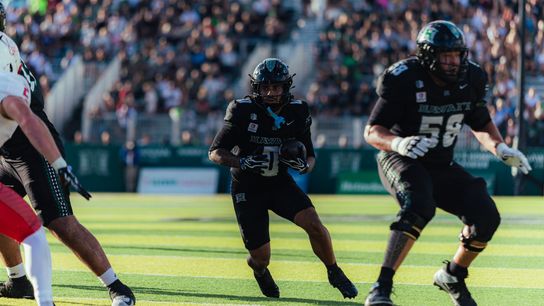Hawai‘i snaps five-game losing streak with 56-21 blowout win at Northern Illinois taken at Huskie Stadium (Hawaii)